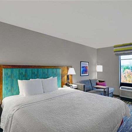 Hampton Inn Utica Esterno foto