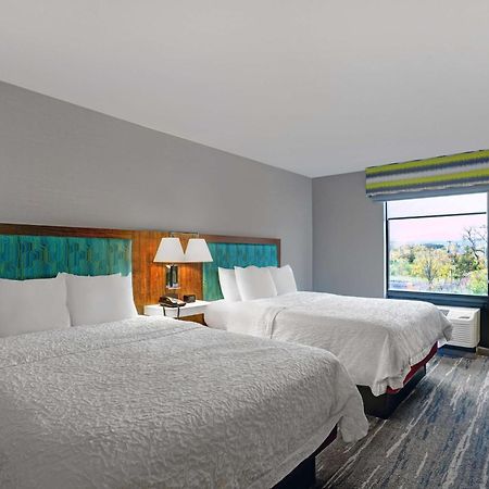 Hampton Inn Utica Esterno foto