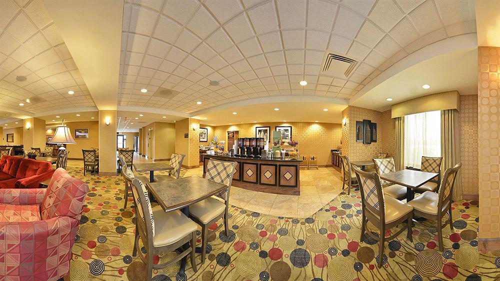 Hampton Inn Utica Esterno foto