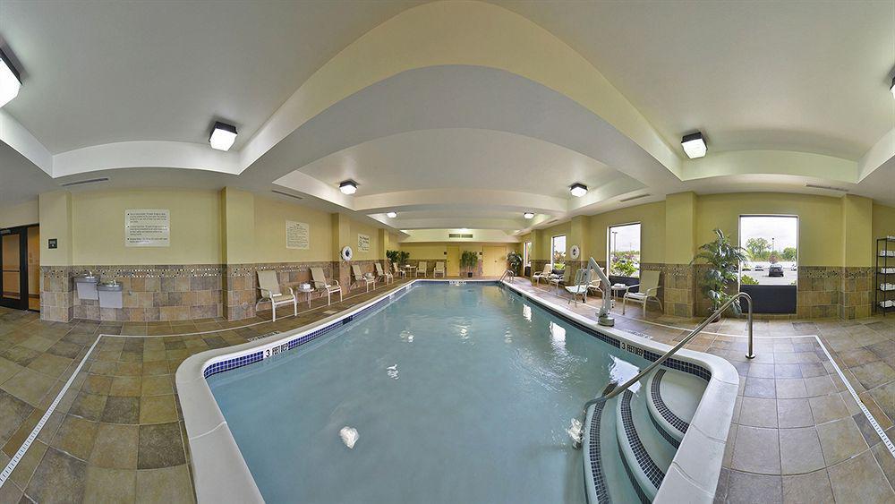 Hampton Inn Utica Esterno foto