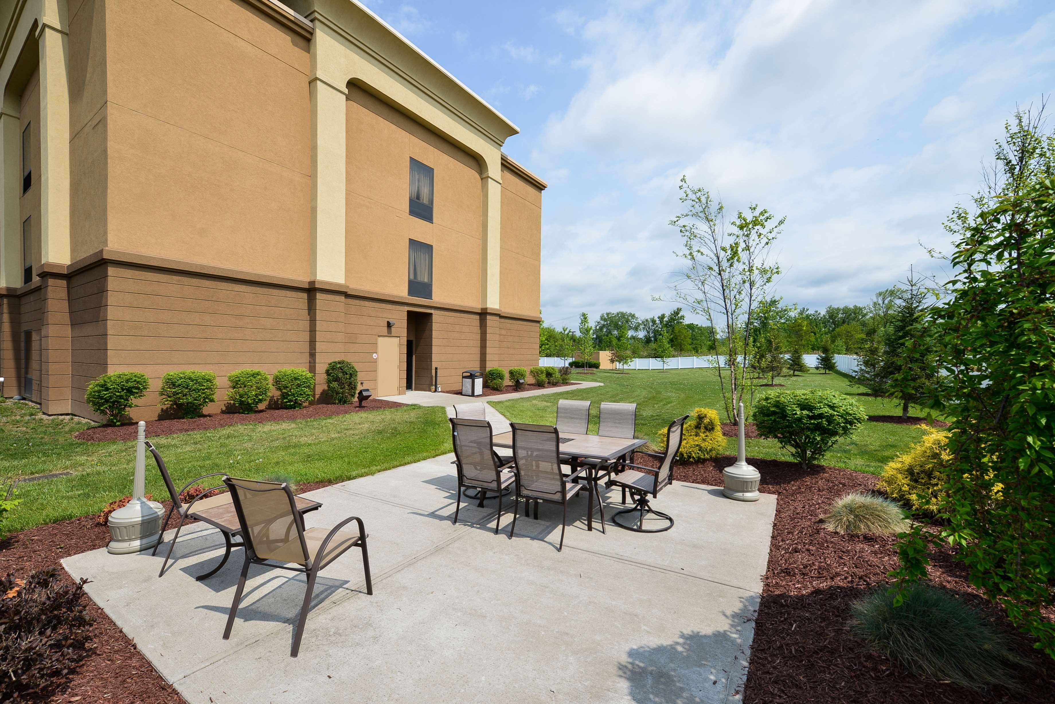 Hampton Inn Utica Esterno foto