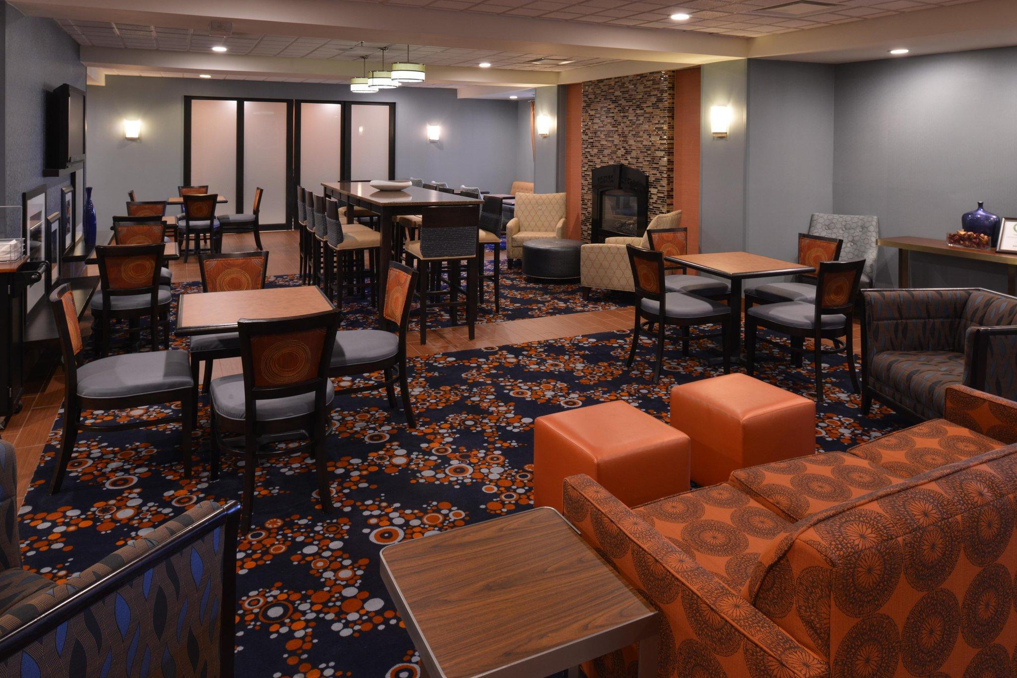 Hampton Inn Utica Esterno foto