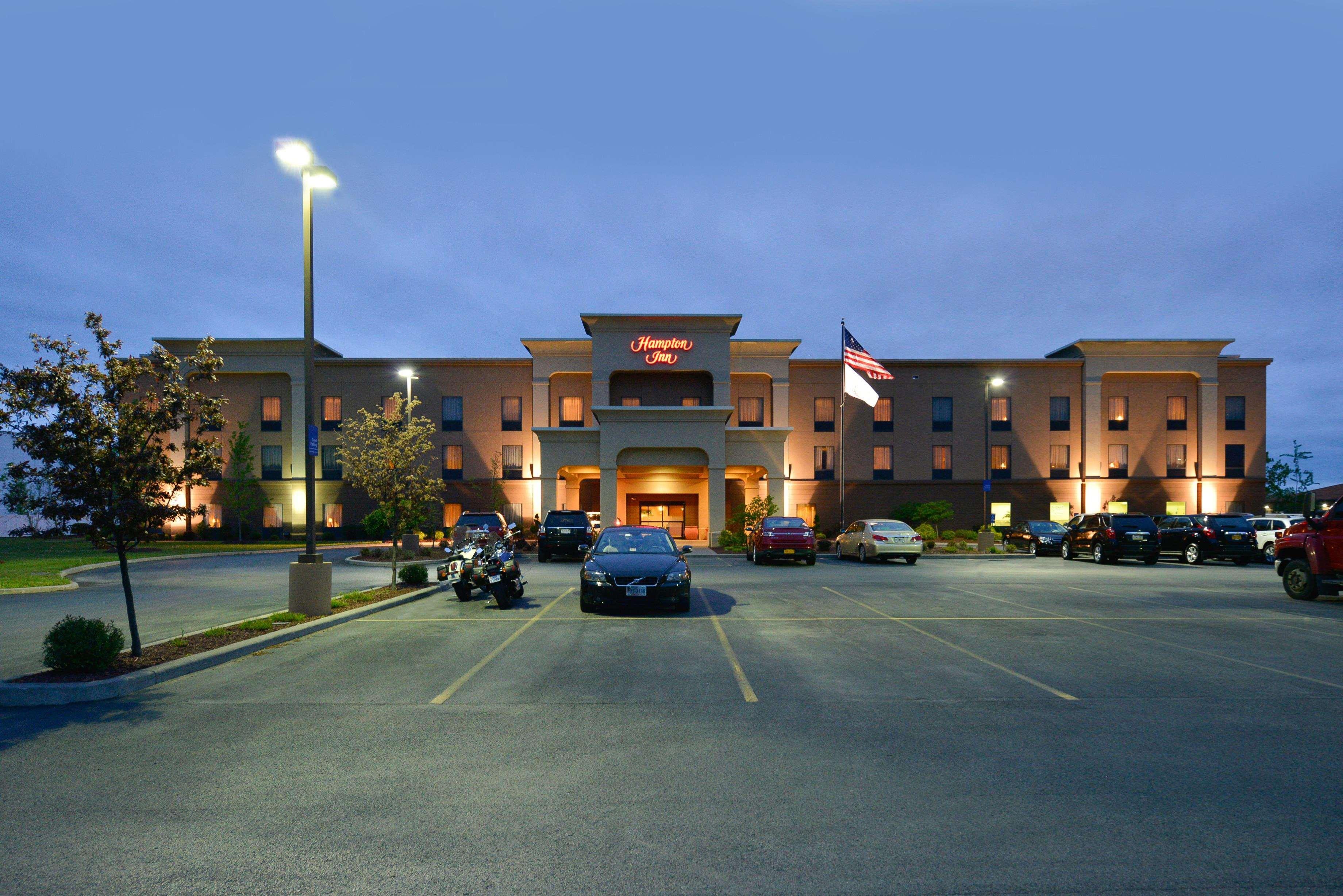 Hampton Inn Utica Esterno foto