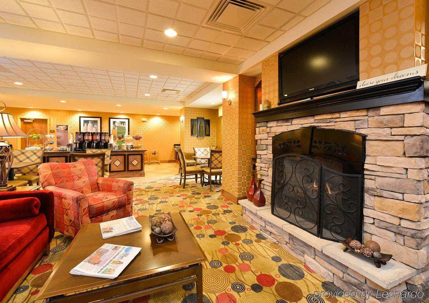Hampton Inn Utica Esterno foto