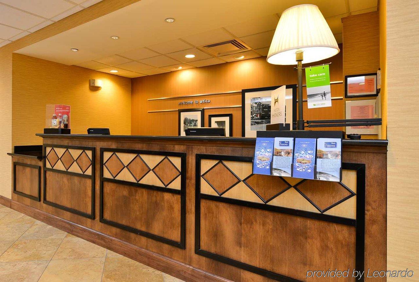 Hampton Inn Utica Esterno foto
