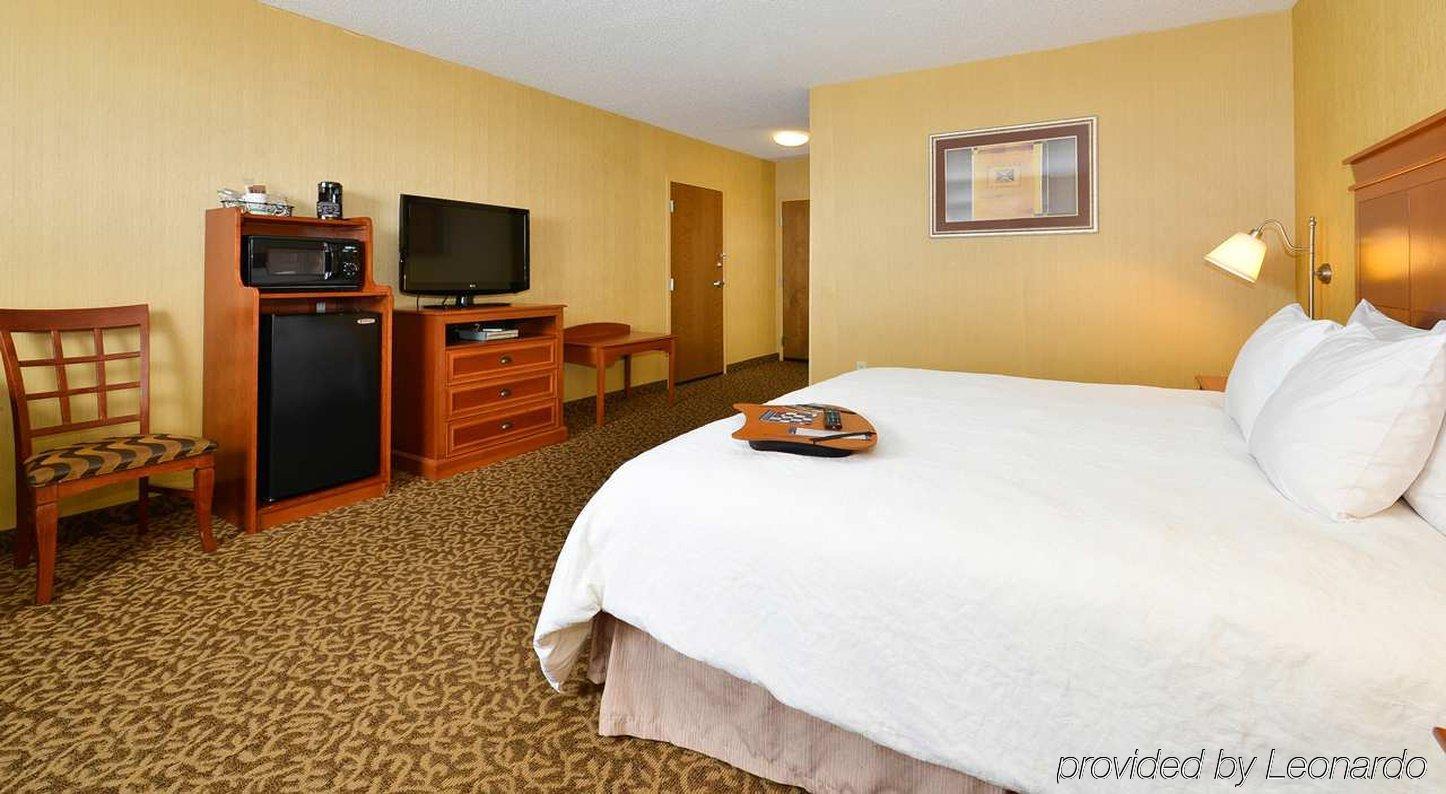 Hampton Inn Utica Esterno foto