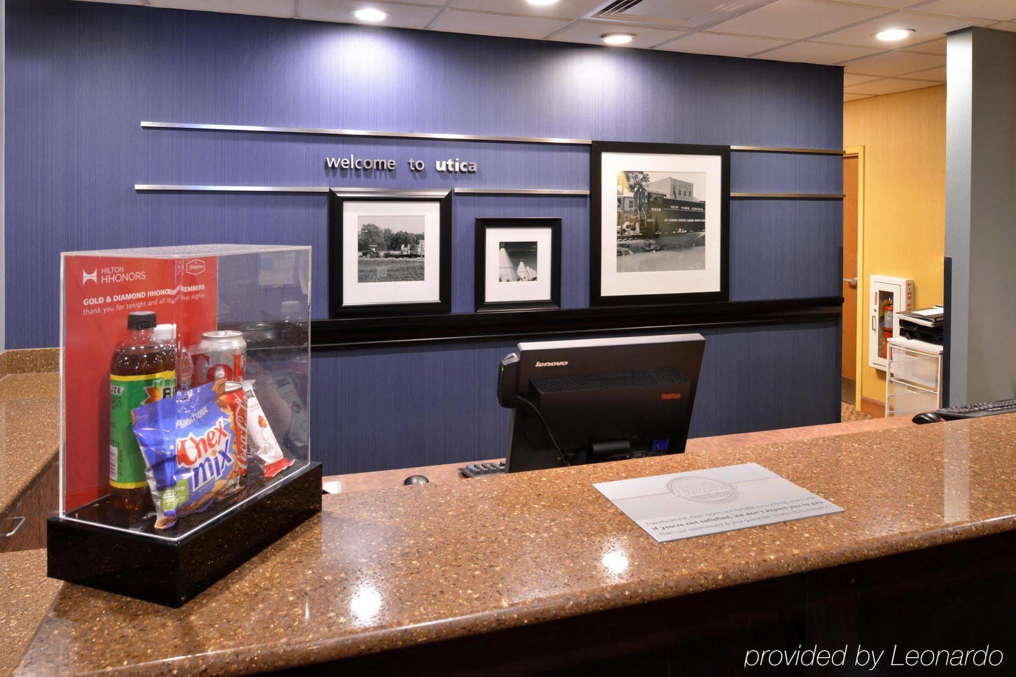 Hampton Inn Utica Esterno foto