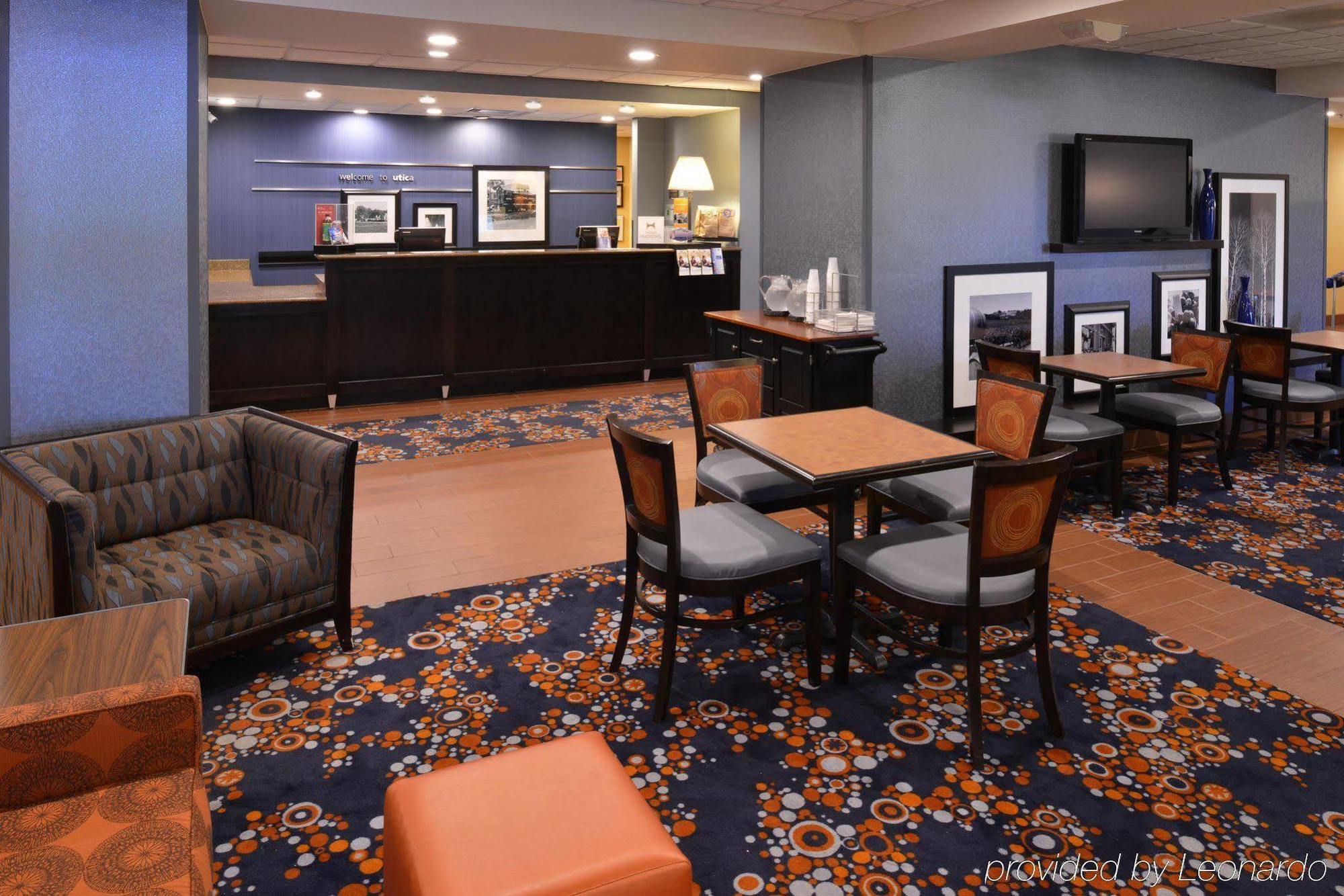 Hampton Inn Utica Esterno foto
