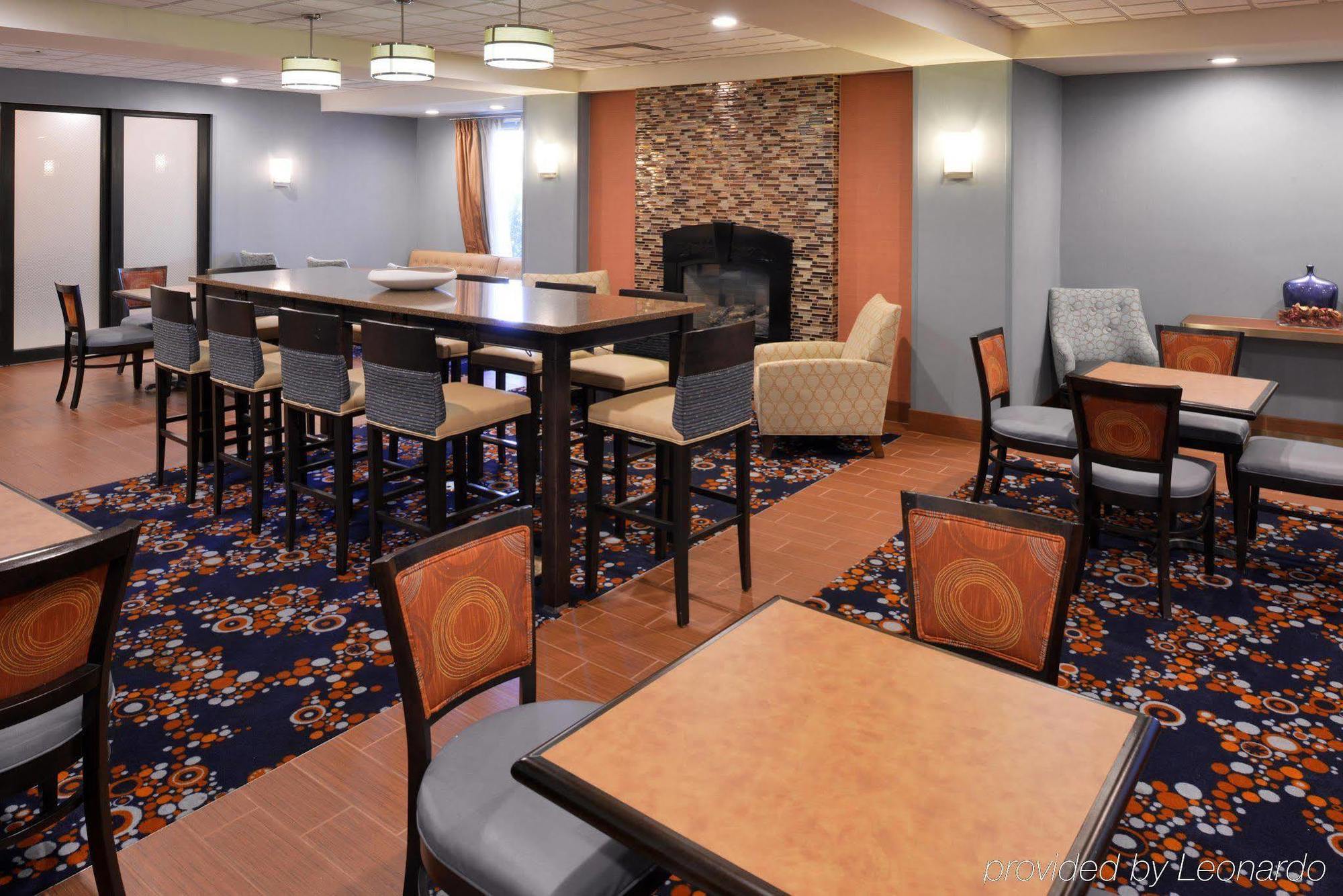 Hampton Inn Utica Esterno foto