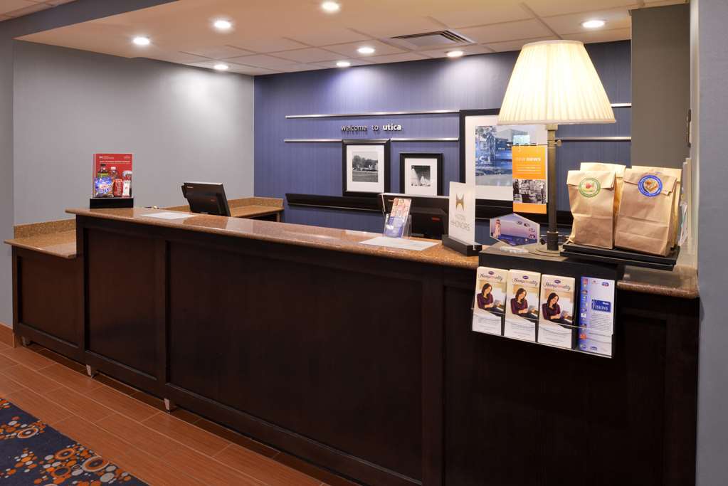 Hampton Inn Utica Interno foto